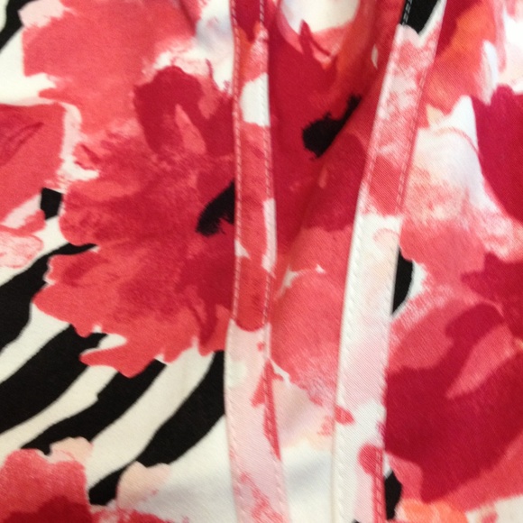 Gorgeous Corset top - Picture 3 of 3